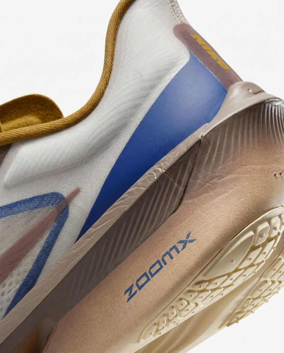 Nike Zoom Sneakers "White/Brown/Blue/Yellow"