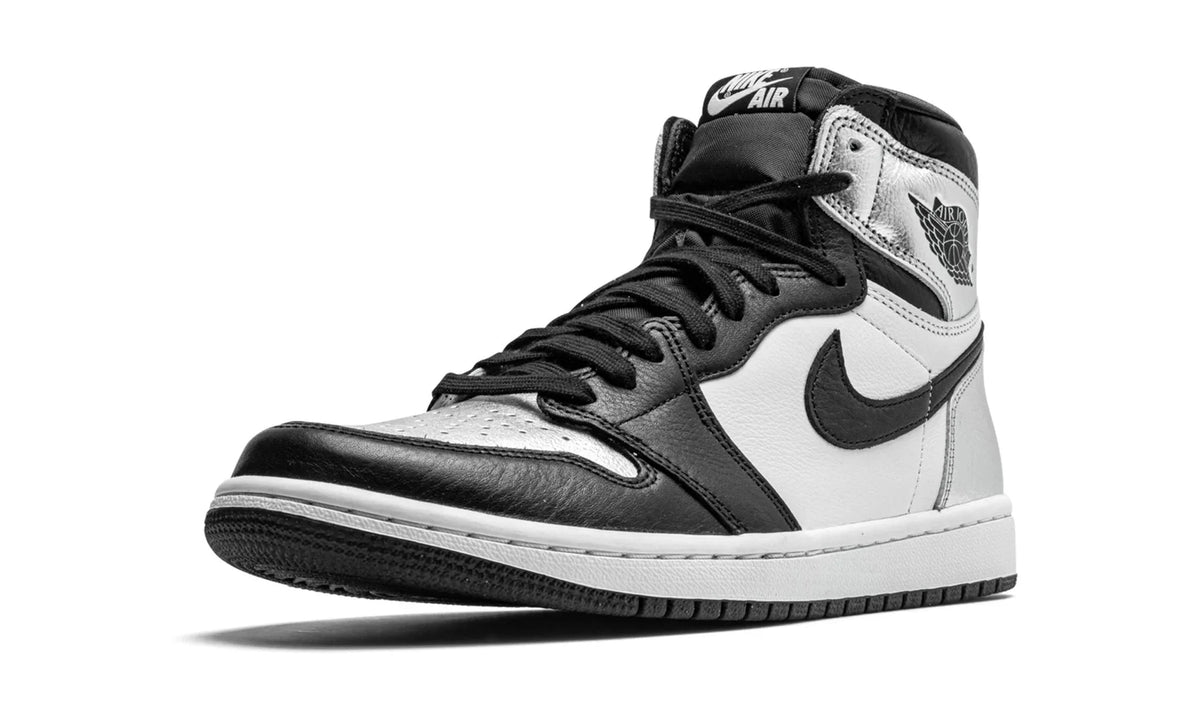 AIR JORDAN 1 RETRO HIGH OG "SILVER TOE"