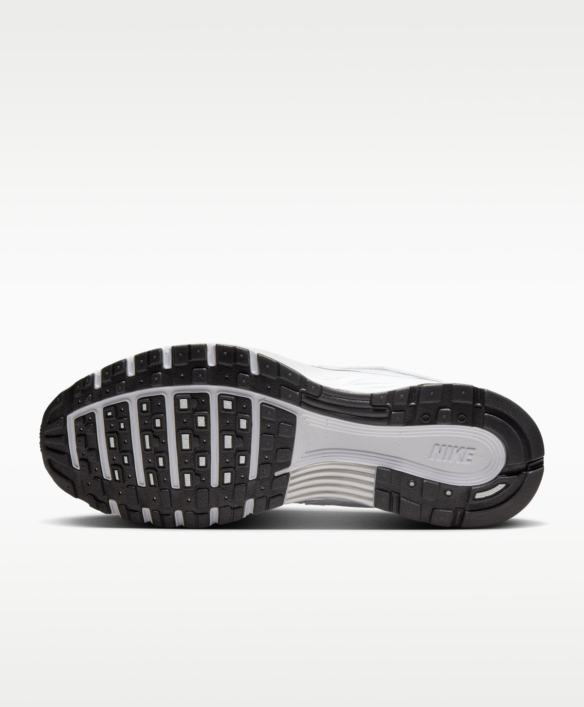 Nike P-6000 Sneaker "White/Black/Silver"