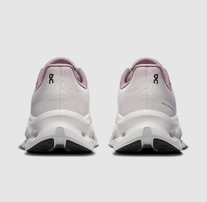 On Running Cloudtilt
"Pink/Beige"