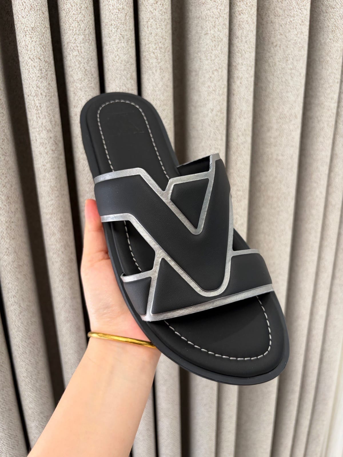 Louis Vuitton Oasis Mule "Black"