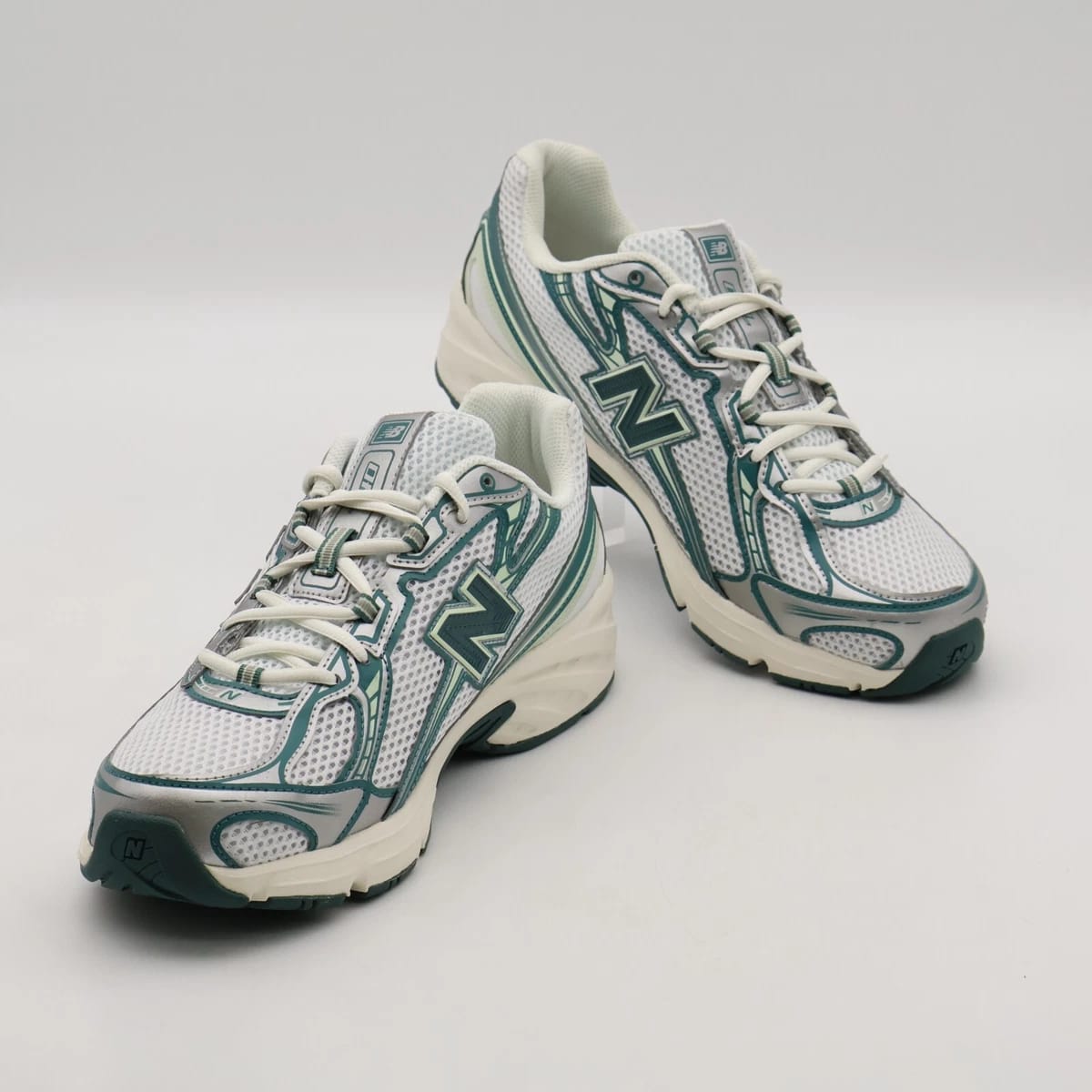 New Balance 740v2 sneakers "White/ Marsh Green"