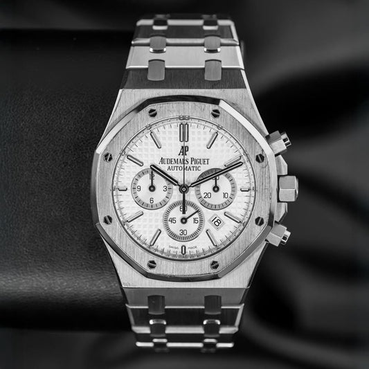 "AP Royal Oak Offshore — White Dial"