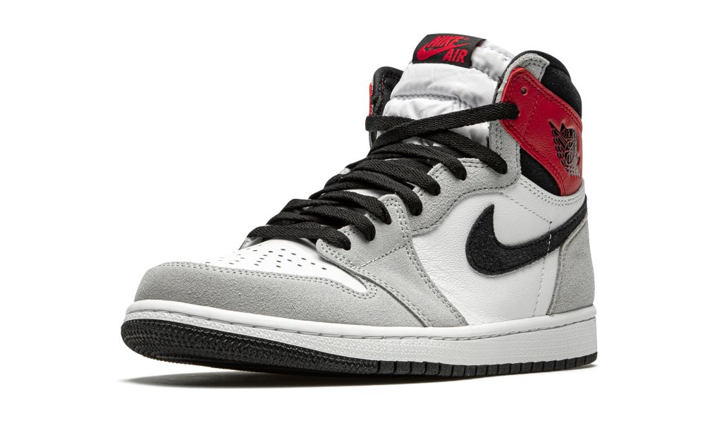 AIR JORDAN 1 RETRO HIGH OG "Light Smoke Grey